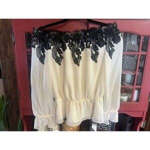 Medium Gorgeous White With‎ Black Lace Adrianna Papell Blouse